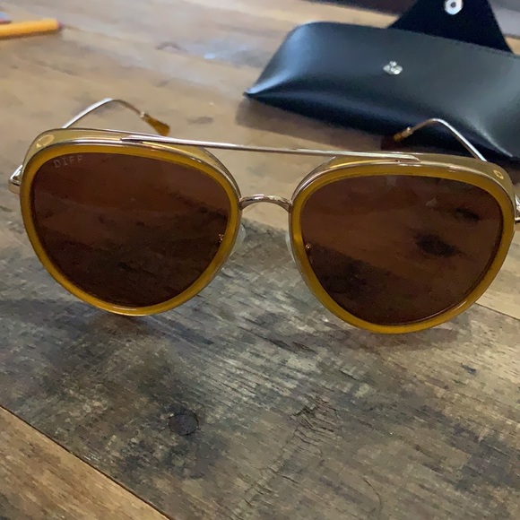 DIFF eye wear sunglasses - Picture 4 of 6